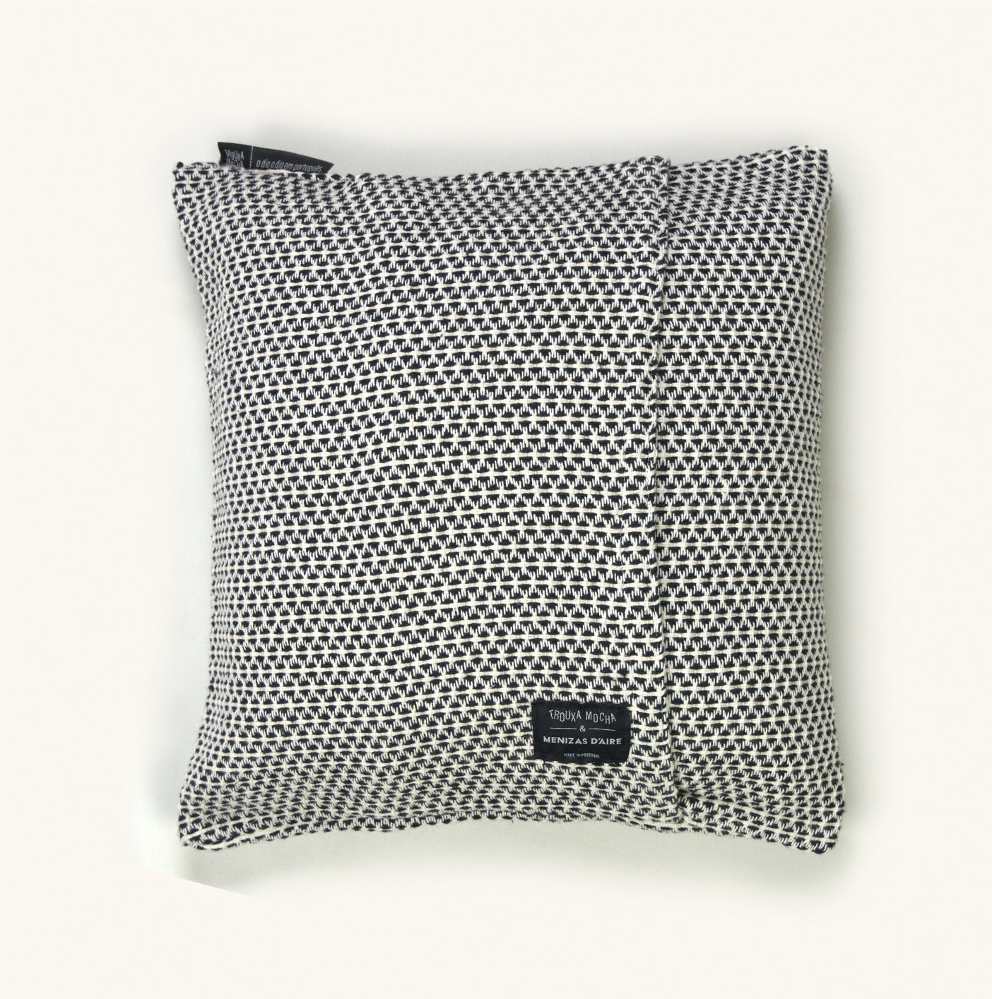 Textured Pillow Cases - PROJECTO TROUXA MOCHA