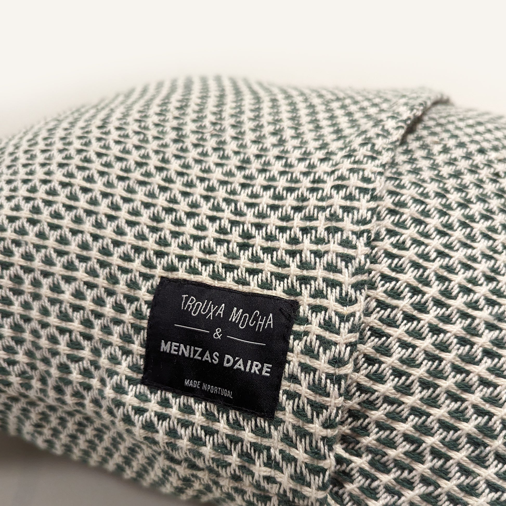 Textured Pillow Cases - PROJECTO TROUXA MOCHA